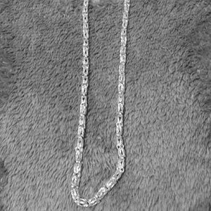 Necklace / crude chain